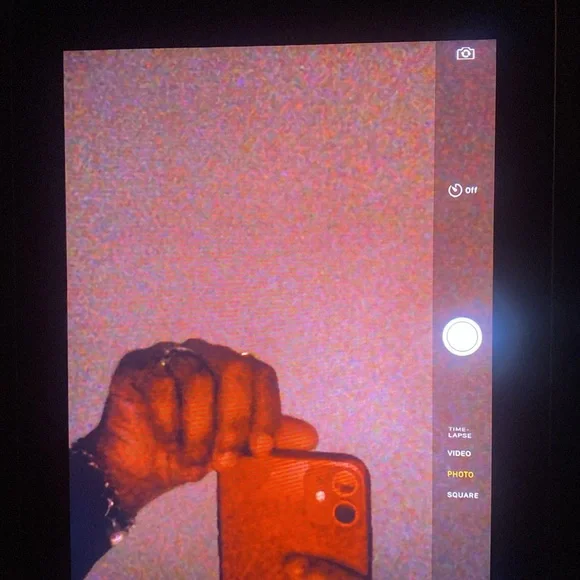ipad 2 brand new , no scratches and come with charger